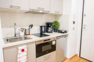 A24 Pristine & sunny suite near Plaka & Parthenon