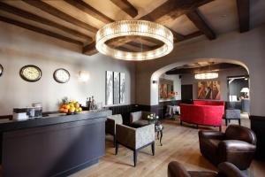 Hotels Logis Hotel La Croix Blanche Fontevraud : photos des chambres