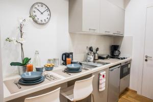 A21 Premium Suite a breath away from Parthenon!