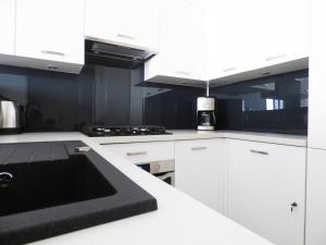 Plac Grzybowski Apartment by BookingHost