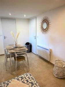 Appartements Studio Le Plum'Art, 10mn Zoo de Beauval avec jardin : photos des chambres