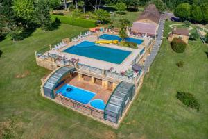 COMBAS village de gites