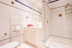 Appartements ON VILLEFRANCHE BAY - AP3040 by Riviera Holiday Homes : photos des chambres