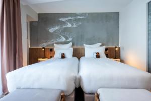 Hotels Hotel VoulezVous by Les Etincelles : Deux Chambres Confortables Communicantes