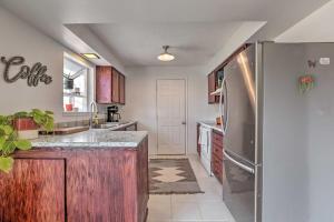 Relaxing Redmond Retreat Golf, Hike and Ski!