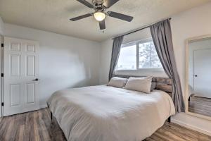 Relaxing Redmond Retreat Golf, Hike and Ski!