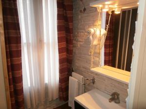 Hotels Hotel Beausejour : photos des chambres