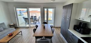 Aquarius Luxury apartment with pool and sea view 