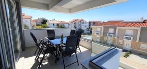 Aquarius Luxury apartment with pool and sea view