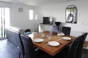 Maisons de vacances Holiday Home, Portbail, sea view : photos des chambres