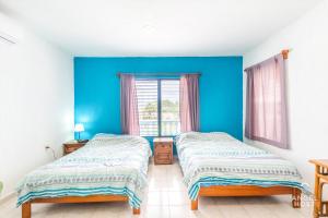 Malecon Beach House in Progreso 1 block from beach