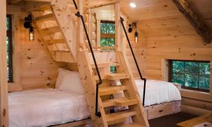 Treehouse #2 by Amish Country Lodging