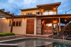 Linda casa com piscina Bosque de Geriba - Manguinhos