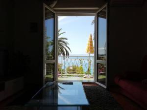 Apartments Lalić - A spacious three bedroom apartment with a sea view