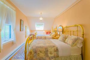 Woodside Room, Two Double Beds room in Apple Tree Inn