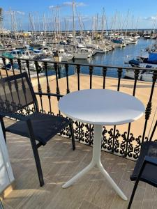 Frontline Marina Apartment with private roofterrace and seaview by El Sirocco