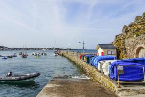Maisons de vacances Holiday Home in Pleneuf near Sandy Beaches : photos des chambres