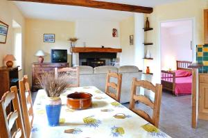 Maisons de vacances Holiday home, Chambonas : photos des chambres