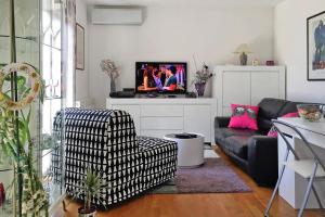 Apartment in Vir near Jadro Beach