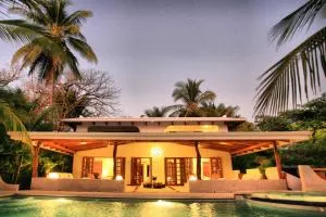 Hotel Tropico Latino - Santiago