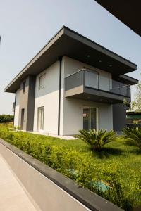 Marali Lake Apartments di ENRICA BIANCHERA