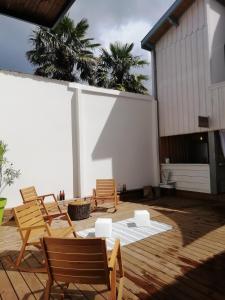 Appartements Welcom Apparts-chic et intimiste-100m du Port : Chambre Double