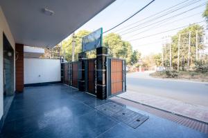 The Palms Inn I Near Medanta Medicity I Sec-38