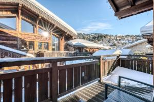 Double Room with Balcony room in Les Loges Blanches