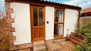 Private Detached Annex in Isleham Village - Wicken