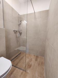 Brand new apt W balcony & perfect seaview at center