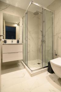 A13 Pristine & Sunny 30m2 flat near Syntagma sq