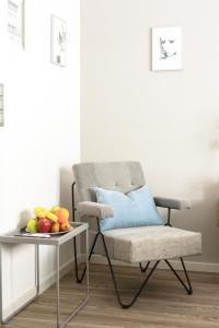 A13 Pristine & Sunny 30m2 flat near Syntagma sq