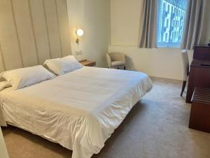 Twin Urban View room in Hotel Oriente