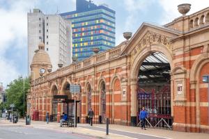 Studio Apartments by Lyter Living Desks & Wifi - Monthly Stays Available