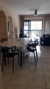 Apartamento Enseada 3 quartos, 8 pessoas