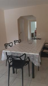 Apartamento Enseada 3 quartos, 8 pessoas