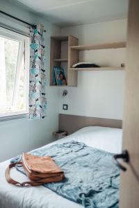 Campings Mobil Homes XXL2 4 chambres - Camping Le Ranch des Volcans : photos des chambres