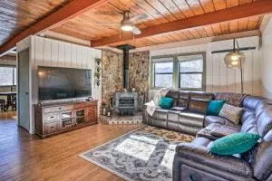 Close to Hiking and Dtwn Mtn-View Prescott Home! - Walker