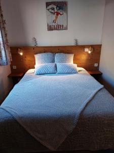 B&B / Chambres d'hotes chambre les ormes : Chambre Triple avec Salle de Bains Privative