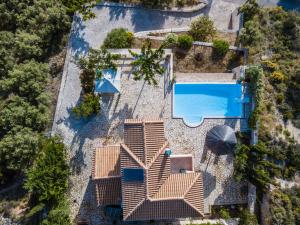 Private, pool, sunsets, beaches, amenities - Eleni