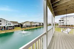 Calypso Cottage & Canal Vista - Sunset Beach