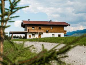 Chalet in Jochberg with Sauna & Mountain Views - Ubytování bez kategorie ve městě Hollersbach im Pinzgau