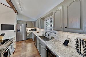 Youngs Mountain Hideaway