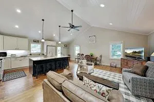 Cozy Pines - Zirconia