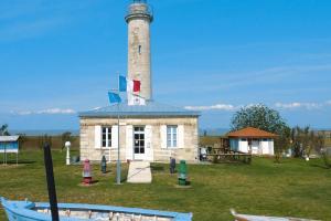 Maisons de vacances Semi-detached house, Talais : photos des chambres