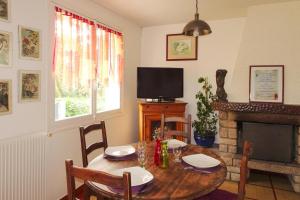 Maisons de vacances Holiday Home in Denneville near Sandy Beach : photos des chambres
