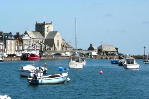 Maisons de vacances Holiday Home in Denneville near Sandy Beach : photos des chambres