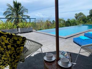 Ko Samui Seaview pool villa Philippa with car