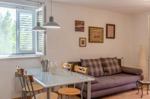 Apartments Namoru Gradina