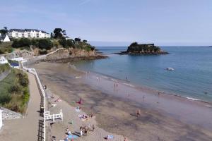 Appartements Apartment with sea view, St Quay Portrieux : Appartement 2 Chambres